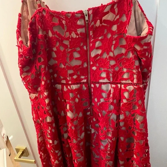 City Chic Vibrant Red Lace Dress - Picture 3 of 3